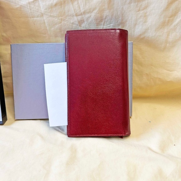 PASSPORT & CREDIT CARD HOLDER, CALF LEATHER by FOURNIER, BURGUNDY, 7 x 4 INCHES, - Picture 5 of 6